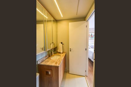 Banheiro da suíte de apartamento para alugar com 2 quartos, 75m² em Sacomã, São Paulo