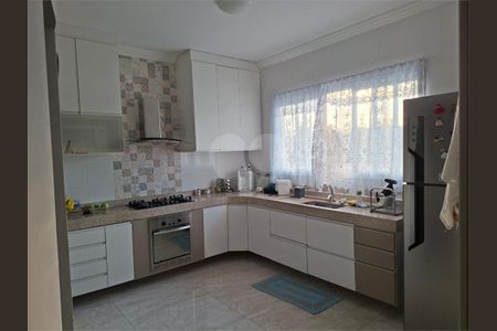 Casa à venda com 210m², 3 quartos e 4 vagas