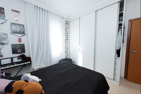 Apartamento à venda com 200m², 3 quartos e 3 vagas Apartamento à venda com 200m², 3 quartos e 3 vagasQuarto 2