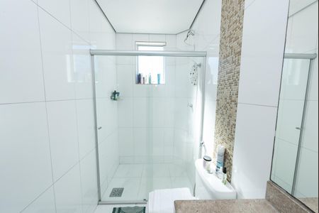 Apartamento à venda com 200m², 3 quartos e 3 vagas Apartamento à venda com 200m², 3 quartos e 3 vagasBanheiro 2
