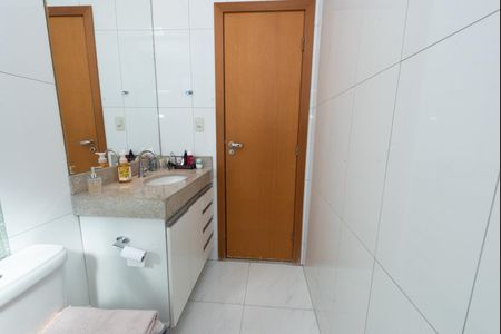 Apartamento à venda com 200m², 3 quartos e 3 vagas Apartamento à venda com 200m², 3 quartos e 3 vagasBanheiro da Suíte