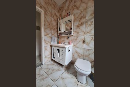 Casa à venda com 110m², 4 quartos e 4 vagas Casa à venda com 110m², 4 quartos e 4 vagasBanheiro Social 2