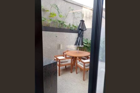 Casa de condomínio à venda com 167m², 3 quartos e 2 vagas