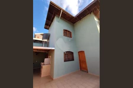 Casa à venda com 110m², 3 quartos e 5 vagas