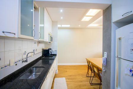 Cozinha de apartamento para alugar com 3 quartos, 71m² em Vila Valparaíso, Santo André