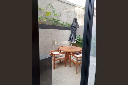 Casa de condomínio à venda com 167m², 3 quartos e 2 vagas