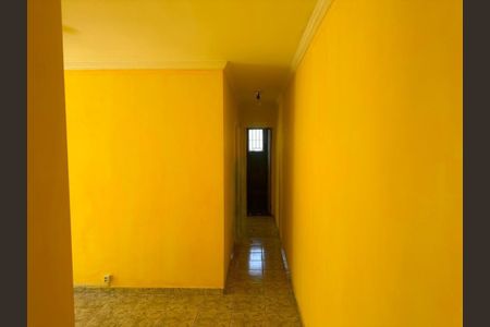 Corredor de apartamento à venda com 2 quartos, 64m² em Piraporinha, São Paulo