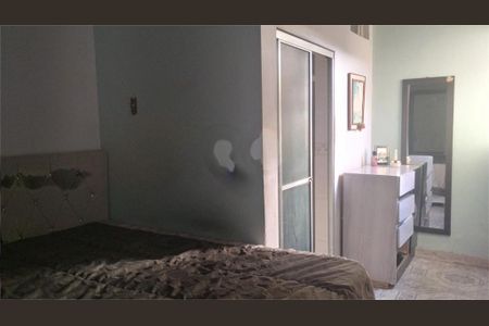 Casa à venda com 140m², 3 quartos e 5 vagas