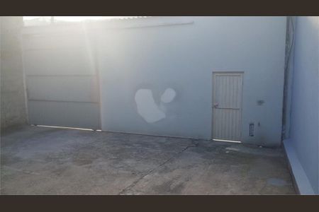 Casa à venda com 140m², 3 quartos e 5 vagas