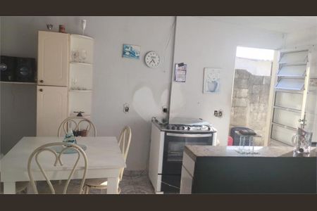 Casa à venda com 140m², 3 quartos e 5 vagas