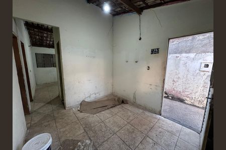Casa para alugar com 50m², 1 quarto e 2 vagas Casa para alugar com 50m², 1 quarto e 2 vagasSala