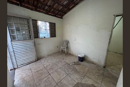 Casa para alugar com 50m², 1 quarto e 2 vagas Casa para alugar com 50m², 1 quarto e 2 vagasSala