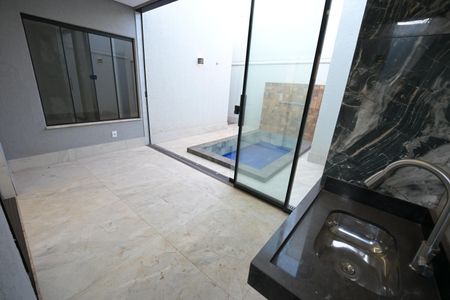 Casa à venda com 132m², 3 quartos e 4 vagas