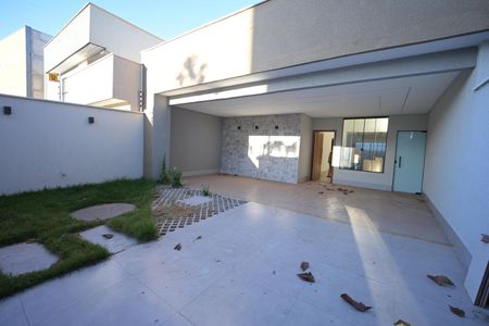 Casa à venda com 132m², 3 quartos e 4 vagas