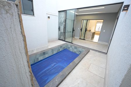 Casa à venda com 132m², 3 quartos e 4 vagas