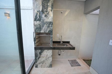 Casa à venda com 132m², 3 quartos e 4 vagas