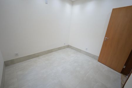 Casa à venda com 132m², 3 quartos e 4 vagas