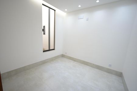 Casa à venda com 132m², 3 quartos e 4 vagas