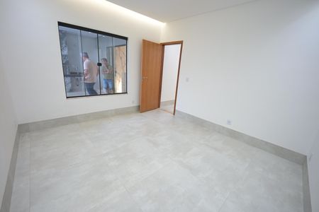 Casa à venda com 132m², 3 quartos e 4 vagas
