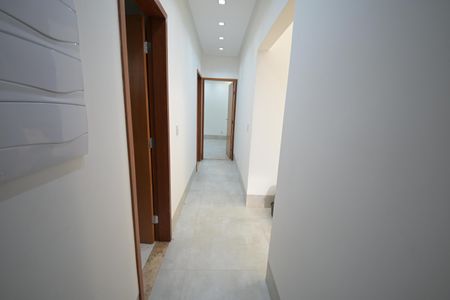 Casa à venda com 132m², 3 quartos e 4 vagas