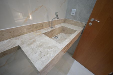 Casa à venda com 132m², 3 quartos e 4 vagas