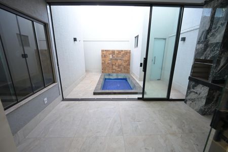 Casa à venda com 132m², 3 quartos e 4 vagas