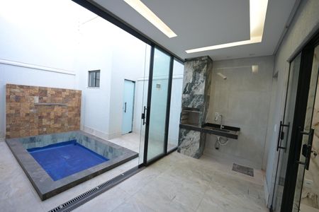 Casa à venda com 132m², 3 quartos e 4 vagas