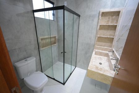 Casa à venda com 132m², 3 quartos e 4 vagas