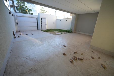 Casa à venda com 132m², 3 quartos e 4 vagas