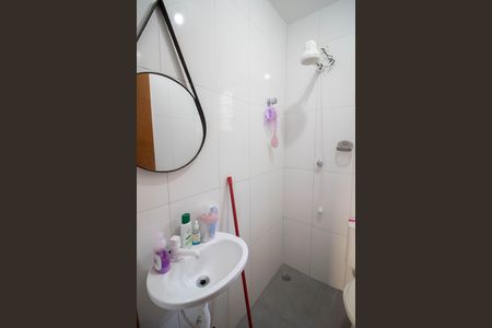 Banheiro social de apartamento à venda com 2 quartos, 54m² em Brasilândia, São Paulo