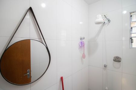 Banheiro social de apartamento à venda com 2 quartos, 54m² em Brasilândia, São Paulo