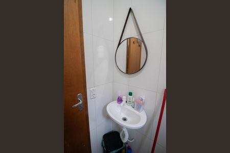 Banheiro social de apartamento à venda com 2 quartos, 54m² em Brasilândia, São Paulo