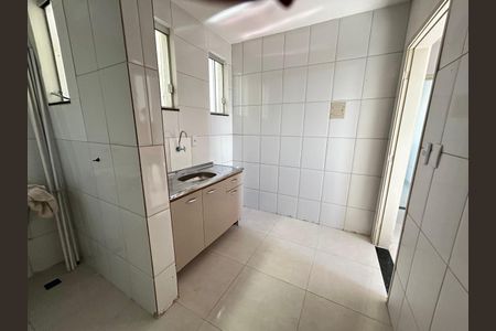 Cozinha de apartamento para alugar com 2 quartos, 54m² em Parque Atheneu, Goiânia