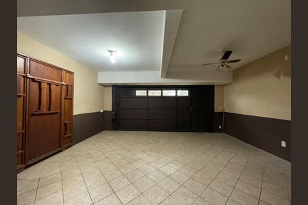 Casa para alugar com 232m², 4 quartos e 2 vagas