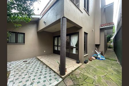 Casa para alugar com 232m², 4 quartos e 2 vagas