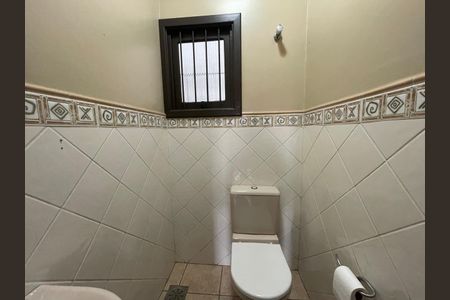 Casa para alugar com 232m², 4 quartos e 2 vagas