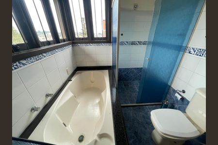 Casa para alugar com 232m², 4 quartos e 2 vagas