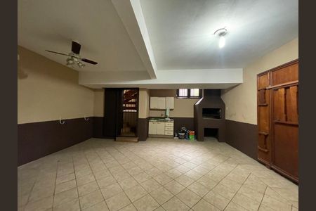 Casa para alugar com 232m², 4 quartos e 2 vagas