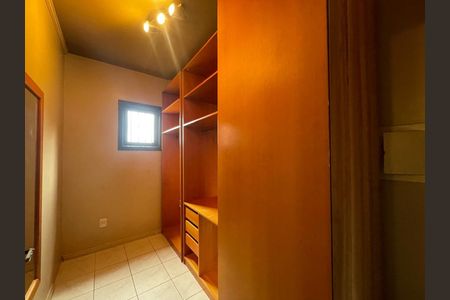 Casa para alugar com 232m², 4 quartos e 2 vagas