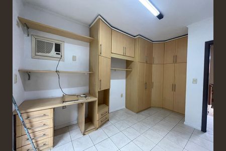 Casa para alugar com 232m², 4 quartos e 2 vagas