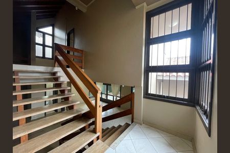 Casa para alugar com 232m², 4 quartos e 2 vagas