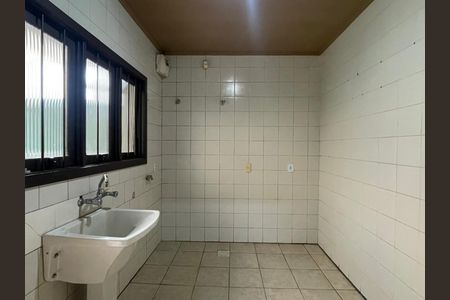 Casa para alugar com 232m², 4 quartos e 2 vagas