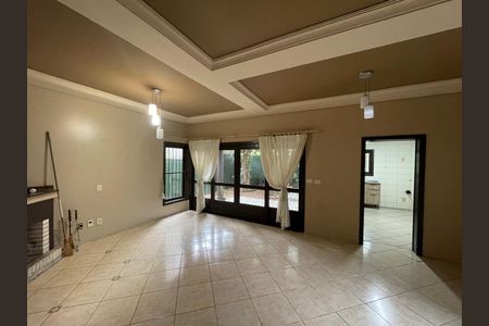 Casa para alugar com 232m², 4 quartos e 2 vagas
