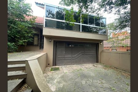 Casa para alugar com 232m², 4 quartos e 2 vagas