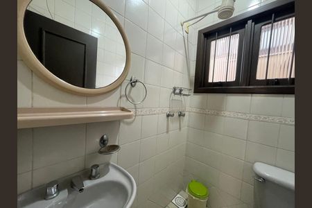 Casa para alugar com 232m², 4 quartos e 2 vagas