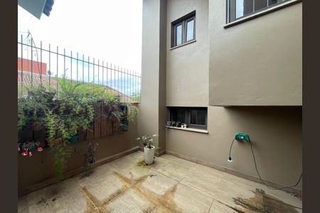 Casa para alugar com 232m², 4 quartos e 2 vagas