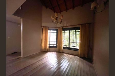 Casa para alugar com 232m², 4 quartos e 2 vagas
