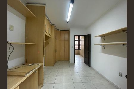 Casa para alugar com 232m², 4 quartos e 2 vagas