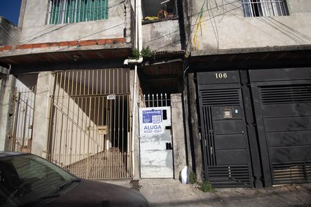 Fachada / Placa  de casa para alugar com 2 quartos, 30m² em Jardim Modelo, São Paulo
