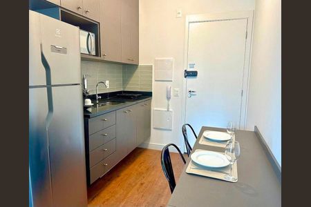 Cozinha de kitnet/studio para alugar com 1 quarto, 25m² em Sumarezinho, São Paulo